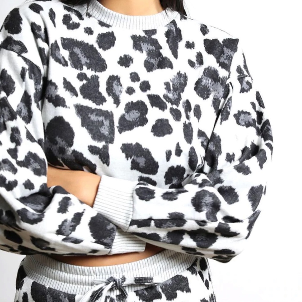 Leopard Hyper Reality Knit Cropped Pullover